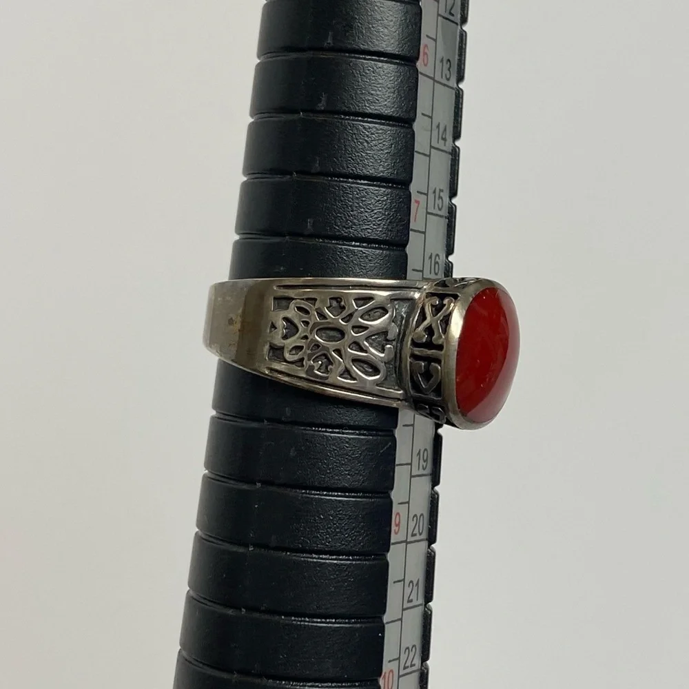 Silpada Sterling Silver Ring with red stone in center Size 8 - Picture 3 of 8